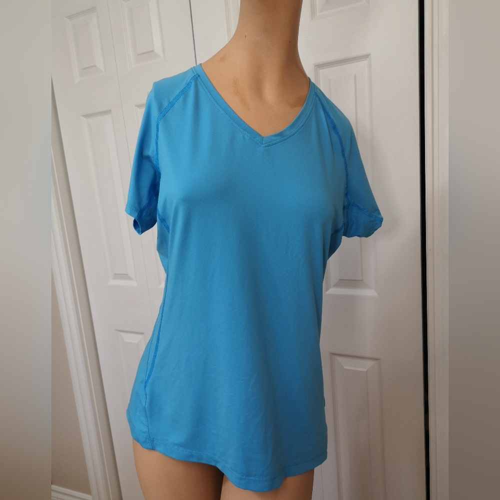 Columbia Women's Sky Blue V-Neck Activewear Tee Size L